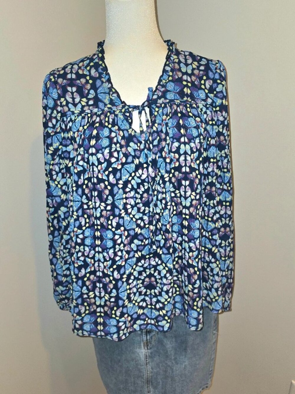 Butterfly print long sleeve ruffle tie neck blouse-blue purple
